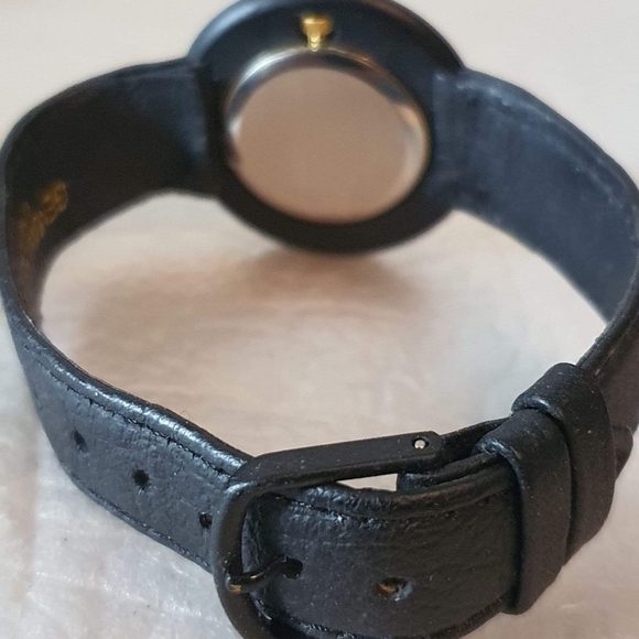 🦋10/$20🦋 Futura Black/Goldtone Pop Out Leather Women's Watch - Picture 5 of 6